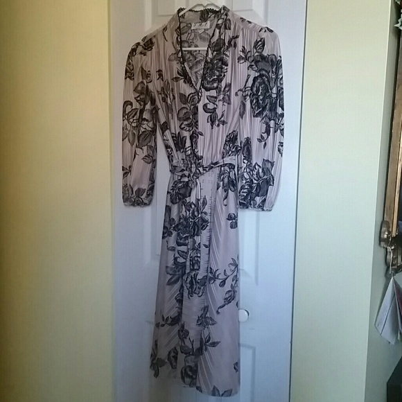 Vintage Polyester Floral dress - Picture 2 of 5